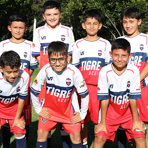 Uniformes de fútbol personalizados Capi Deportes 3